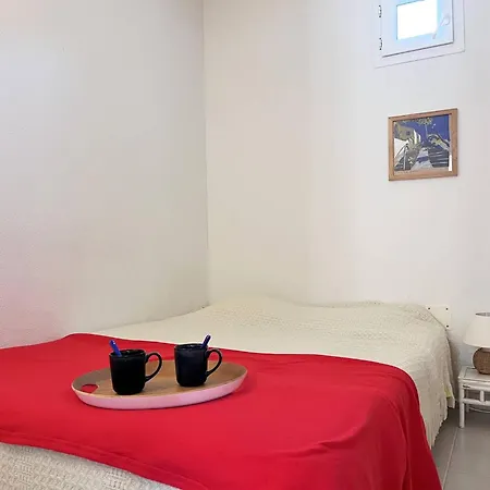 2 Pieces Avec Terrasse, Proche Et Commerces, Parking Prive, Au Lavandou - Fr-1-251-538 Апартаменты